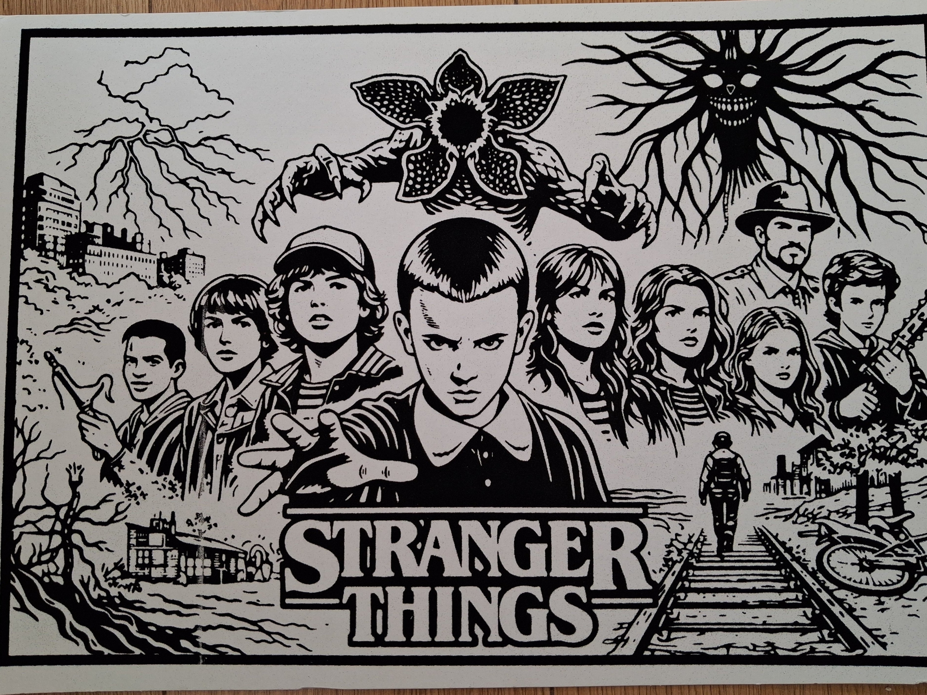 STRANGER THINGS Velvet Art Set, 12 Brush Pens, 5 Glitter and Glue
